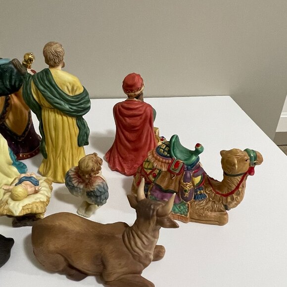 13 Piece Christmas Holiday Holy Nativity Set Ceramic Porcelain - Picture 10 of 11